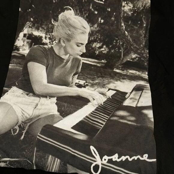 Lady Gaga Joanne World Tour T-shirt, Size Unisex Medium, Excellent Condition - Picture 4 of 6